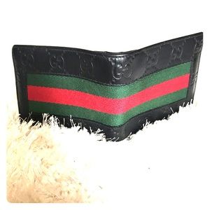 Authentic Men’s Gucci Signature Web Wallet
